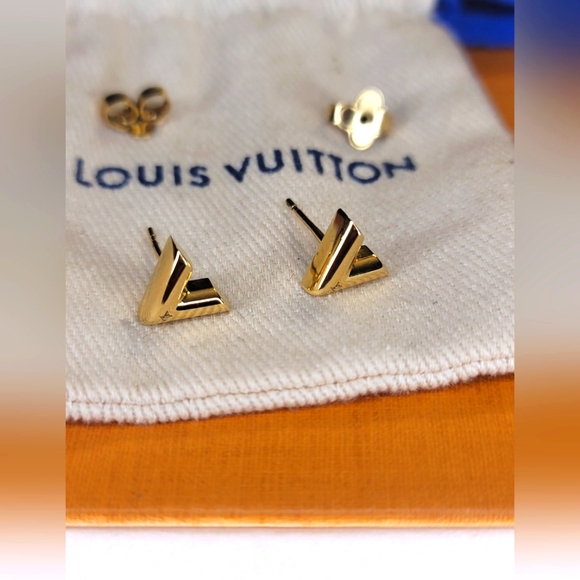 Louis Vuitton Jewelry Authentic Louis Vuitton Essential V Stud